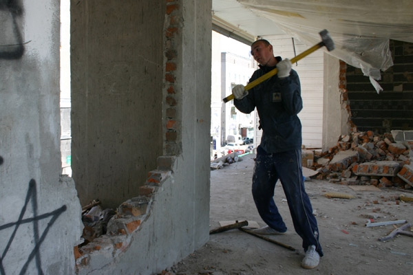 Демонтаж стен в квартире в Подольске